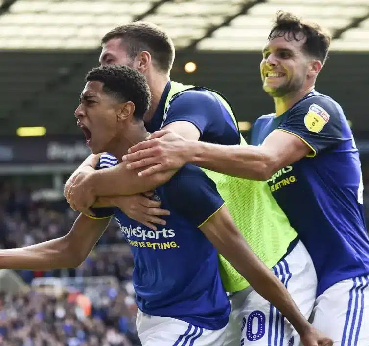 The Battle for Bellingham’s Signature