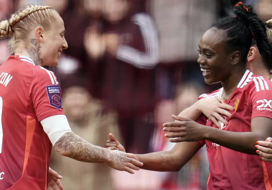 Manchester United Maintain Pressure with Professional Win